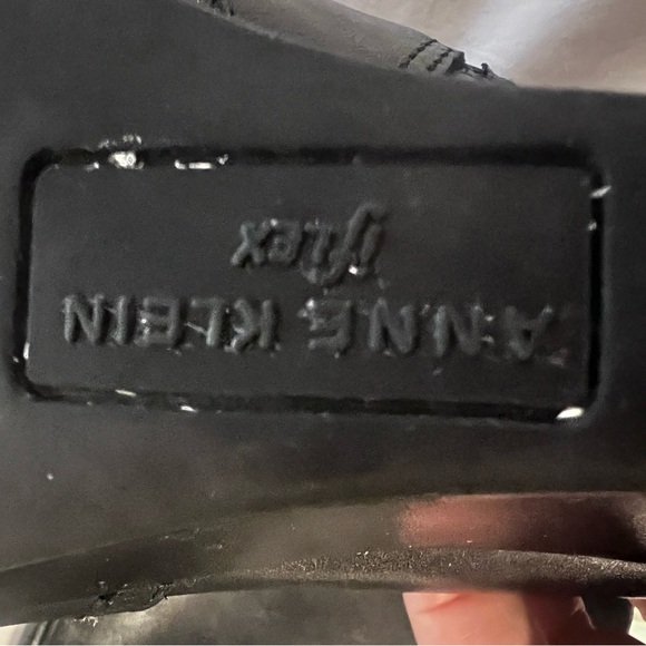 Anne Klein black leather high boot - Picture 5 of 8